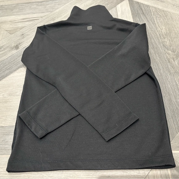 MEC kid’s unisex base layer sets (top 10Y, bottom 8Y) - Picture 3 of 10
